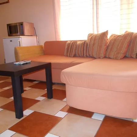 Liliom Apartmanhaz Kehidakustany