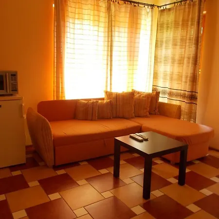 Liliom Apartmanhaz Kehidakustany