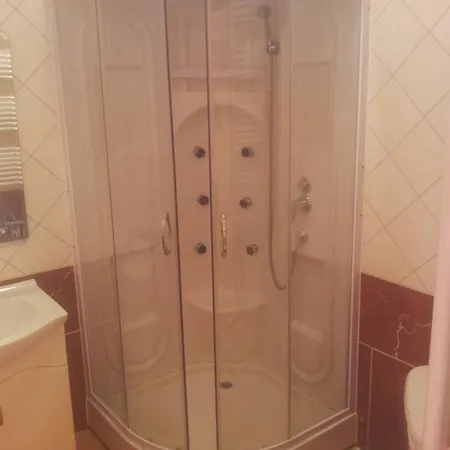Liliom Apartmanhaz Kehidakustany